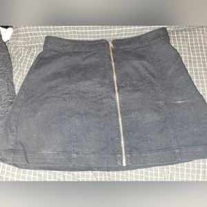 H&m womens black jean skirt with zipper